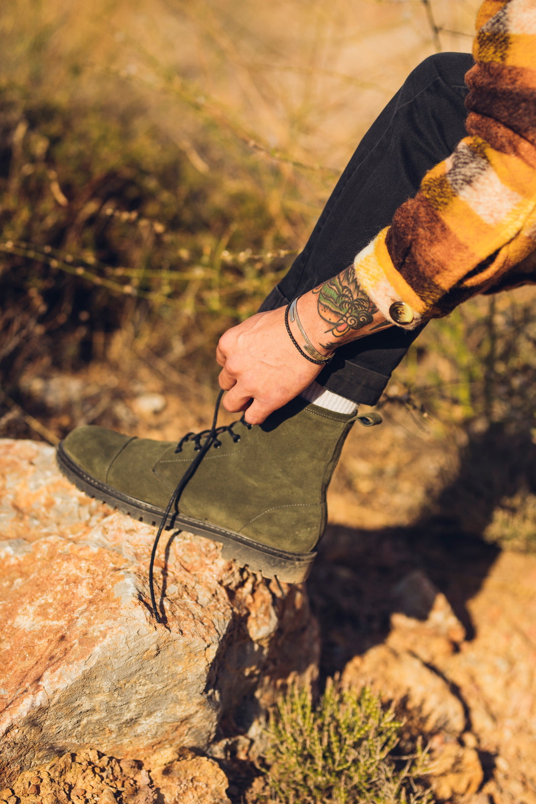 Unisex suede leather lace up boots in Green