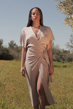 Load image into Gallery viewer, &quot;Anémone&quot; Wrap Dress

