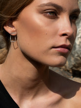 Load image into Gallery viewer, Minimal Earrings
